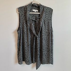 EUC sleeveless LOFT animal print blouse